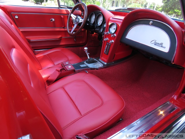 1965-chevrolet-corvette-139.jpg