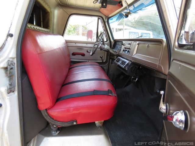 1965-chevrolet-truck-camper-113.jpg