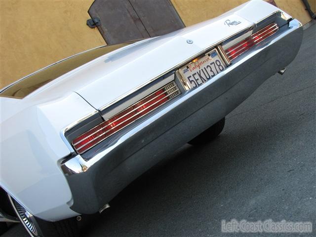 1966-buick-riviera-038.jpg