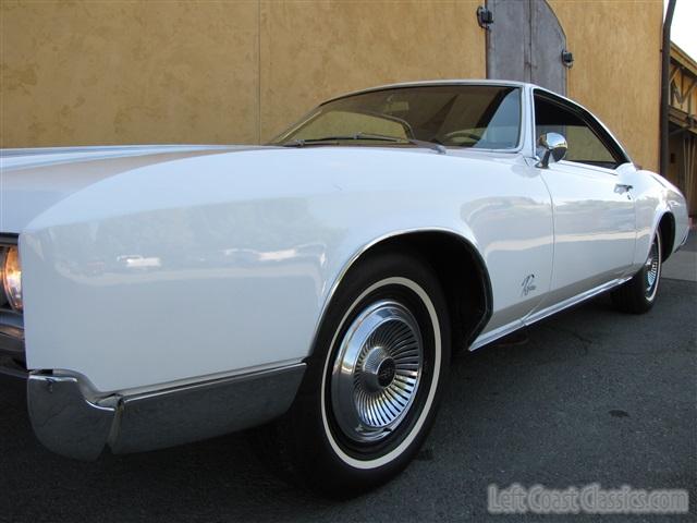 1966-buick-riviera-057.jpg