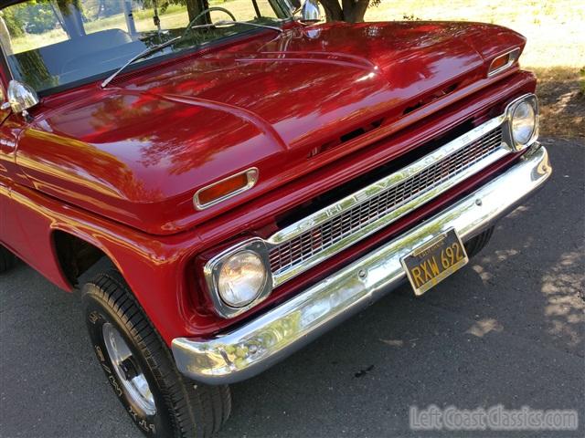 1966-chevrolet-suburban-4x4-078.jpg