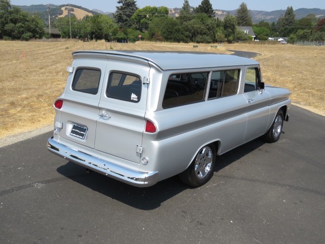 1966-chevrolet-suburban-031.jpg