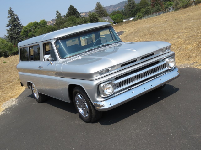 1966-chevrolet-suburban-045.jpg