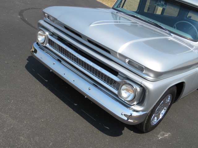 1966-chevrolet-suburban-122.jpg