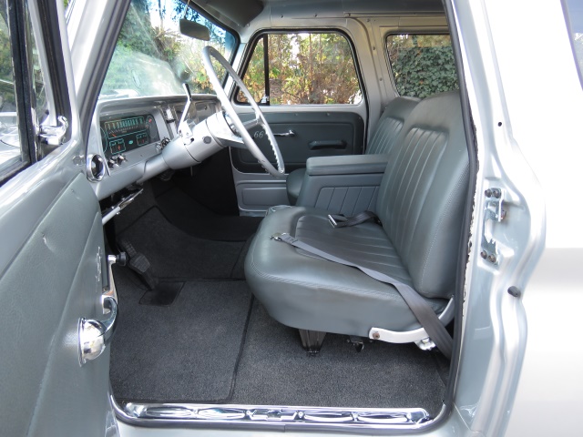 1966-chevrolet-suburban-128.jpg