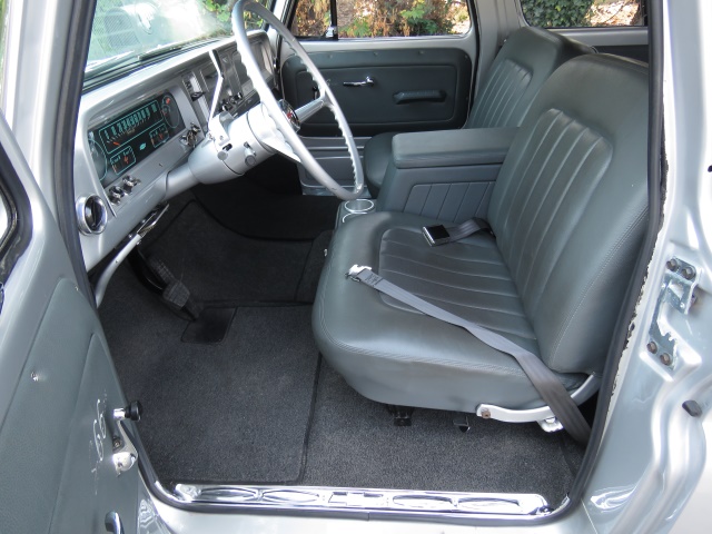 1966-chevrolet-suburban-129.jpg