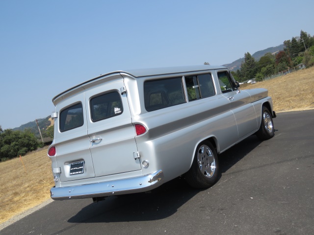 1966-chevrolet-suburban-247.jpg