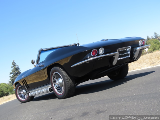 1966-corvette-stingray-020.jpg