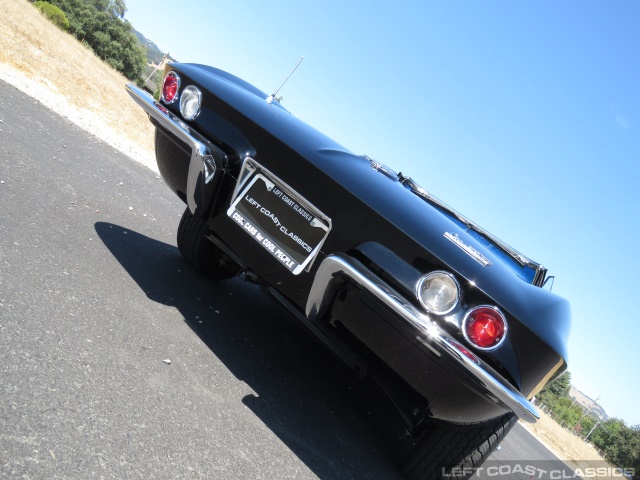 1966-corvette-stingray-044.jpg