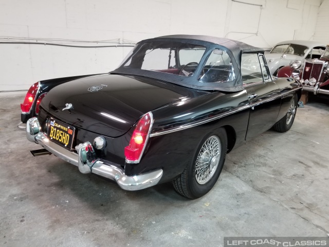 1966-mgb-roadster-033.jpg