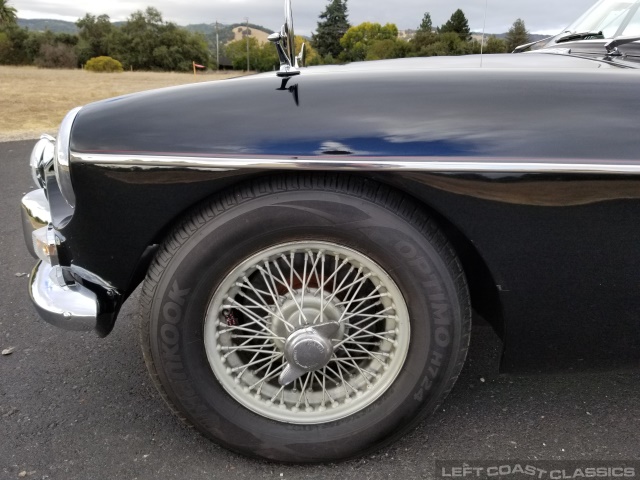 1966-mgb-roadster-080.jpg