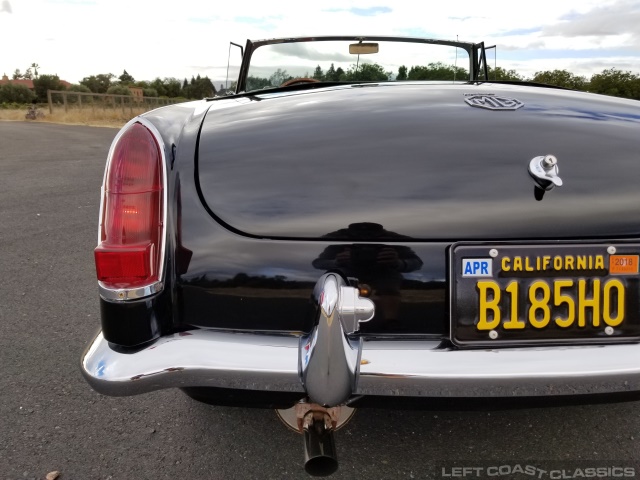 1966-mgb-roadster-084.jpg