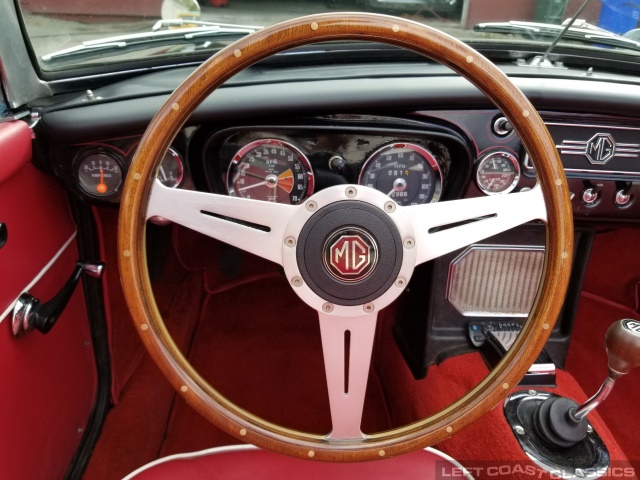 1966-mgb-roadster-116.jpg