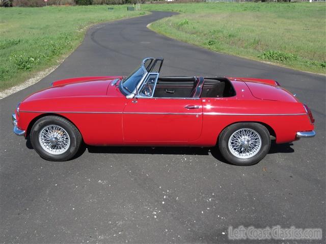 1967-mgb-roadster-018.jpg