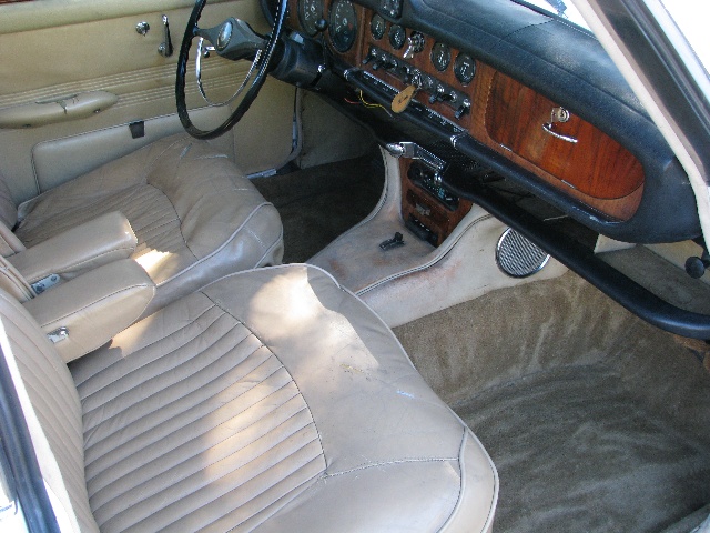 1967 Jaguar 420 Saloon Interior