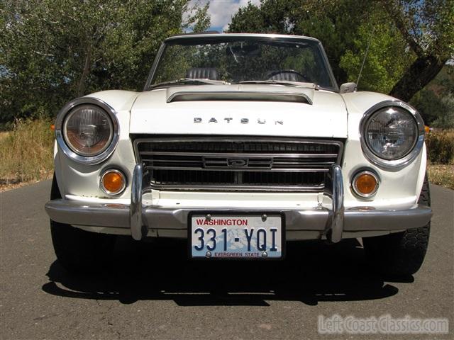 1969-datsun-2000-roadster-001.jpg