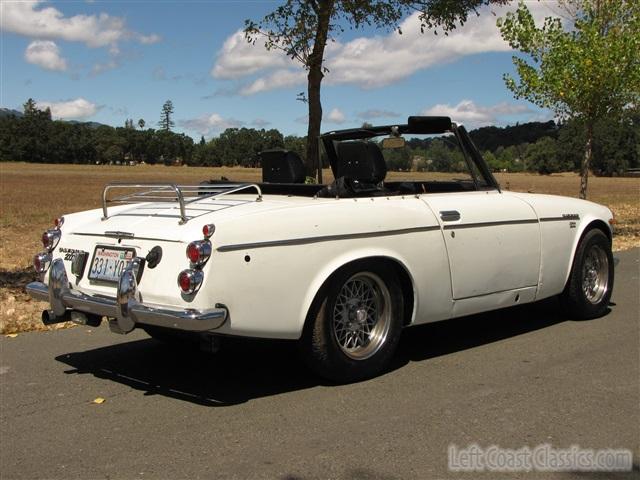 1969-datsun-2000-roadster-015.jpg