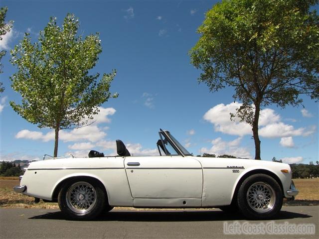 1969-datsun-2000-roadster-018.jpg