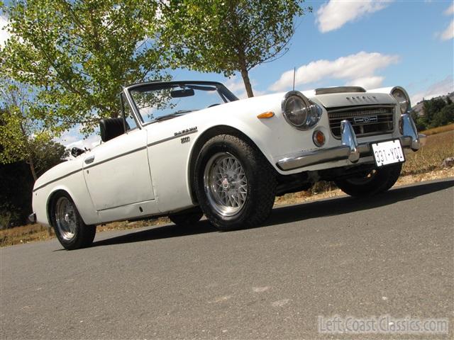 1969-datsun-2000-roadster-023.jpg