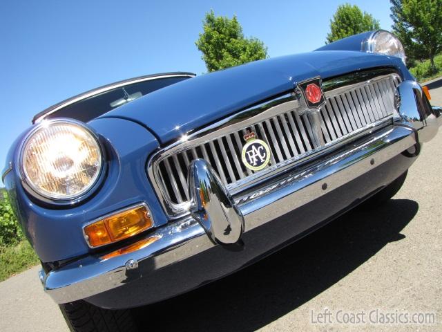 1969-mgb-roadster-067.jpg