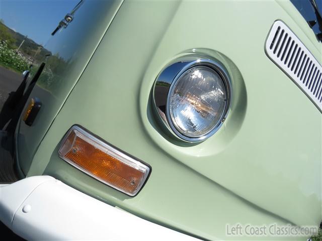 1969-volkswagen-westfalia-camper-059.jpg