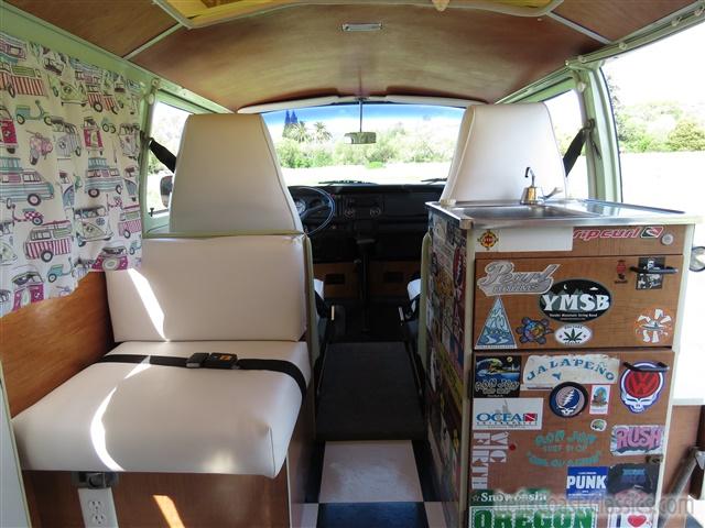 1969-volkswagen-westfalia-camper-115.jpg