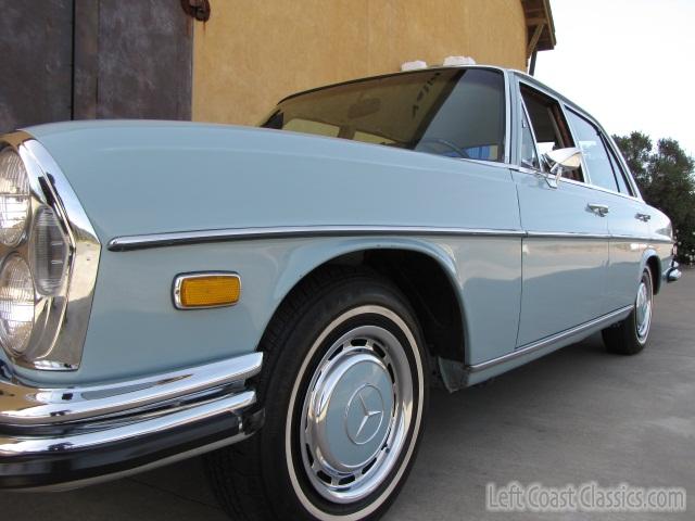 1970-mercedes-280s-2140.jpg