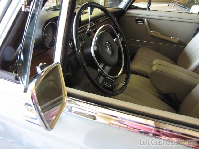 1970-mercedes-280s-2188.jpg