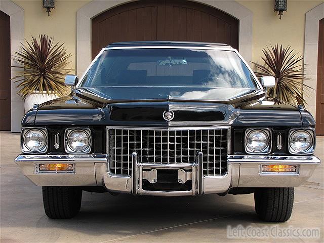 1971-cadillac-fleetwood-limousine-001.jpg