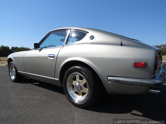 1971-datsun-240z-079.jpg