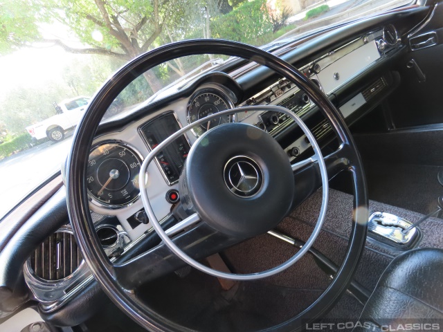 1971-mercedes-benz-280sl-129.jpg