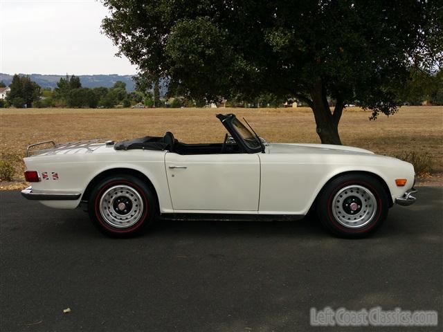 1971-triumph-tr6-043.jpg