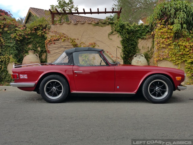 1973-triumph-tr6-026.jpg