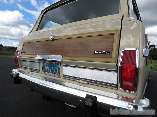 1985-jeep-grand-wagoneer-067.jpg