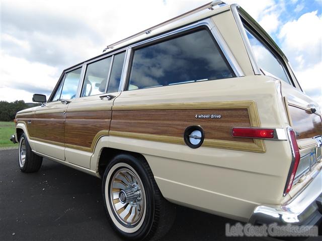 1985-jeep-grand-wagoneer-092.jpg