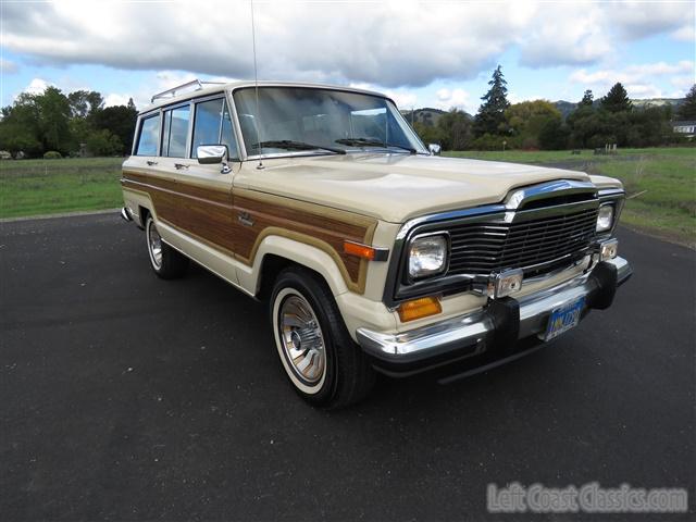 1985-jeep-grand-wagoneer-208.jpg