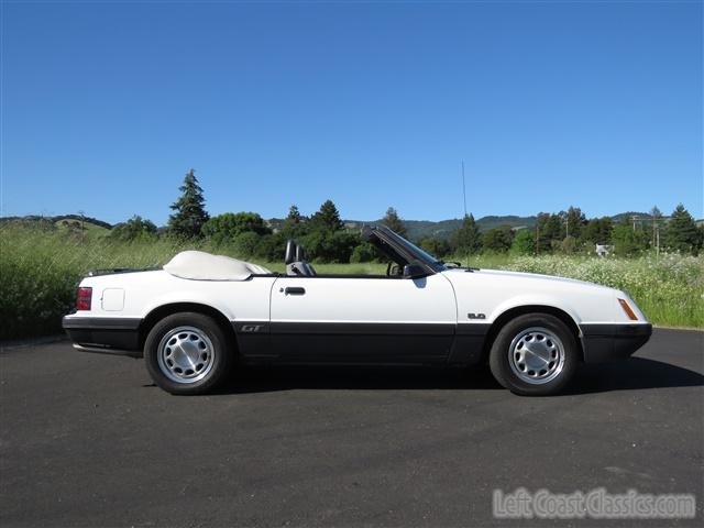 1986-ford-mustang-gt-convertible-047.jpg