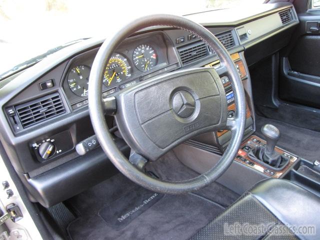 1986-mercedes-benz-190e-305.jpg