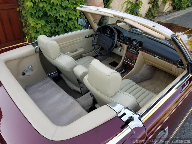 1987-mercedes-benz-560sl-124.jpg