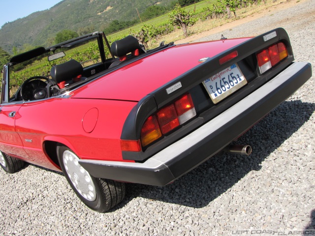 1988-alfa-romeo-spider-060.jpg