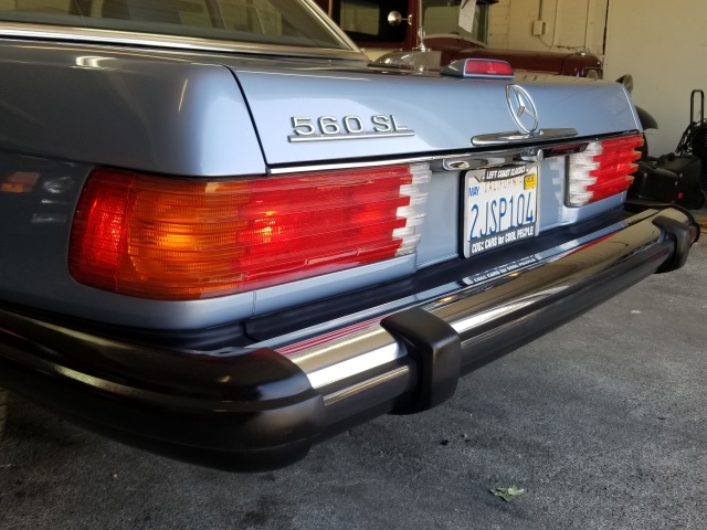 1988-mercedes-benz-560sl-061.jpg