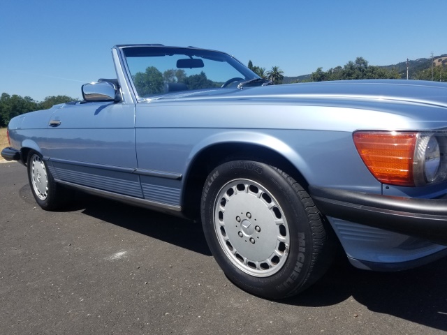 1988-mercedes-benz-560sl-082.jpg