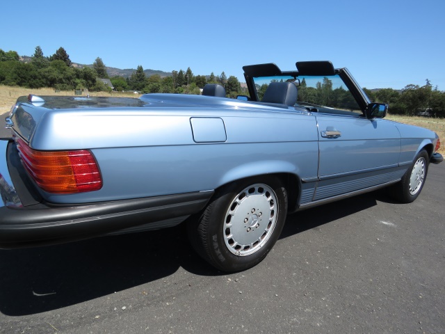 1988-mercedes-benz-560sl-110.jpg