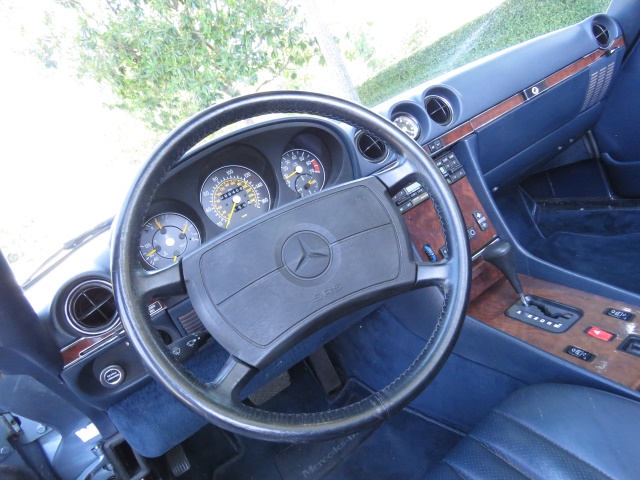 1988-mercedes-benz-560sl-200.jpg