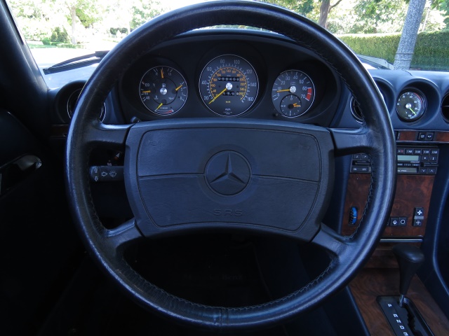 1988-mercedes-benz-560sl-202.jpg