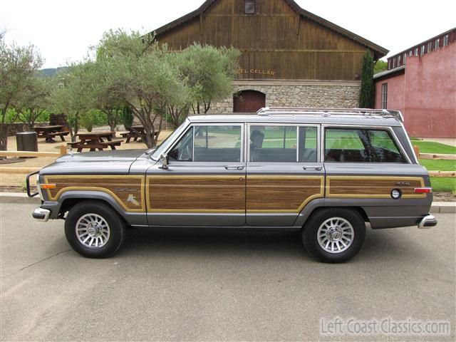 1989-jeep-grand-wagoneer-018.jpg