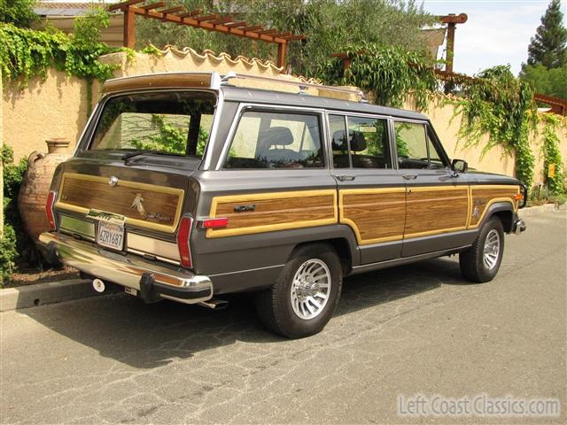 1989-jeep-grand-wagoneer-026.jpg