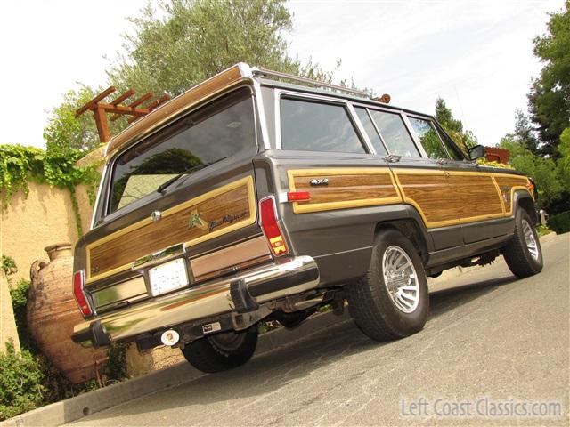 1989-jeep-grand-wagoneer-027.jpg