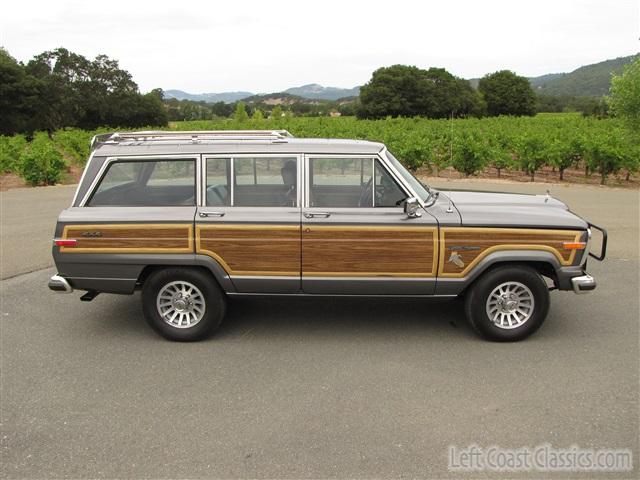 1989-jeep-grand-wagoneer-033.jpg