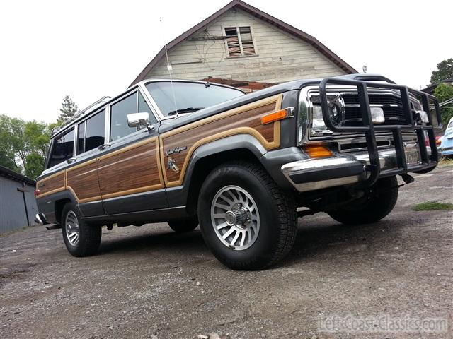 1989-jeep-grand-wagoneer-035.jpg